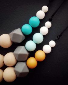 Wood and silicone nursing and teething necklace