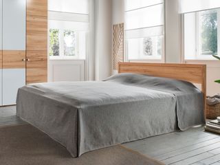 Reversible two-tone cotton bedspread and throw