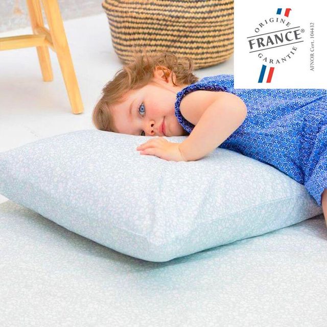 Kids' natural latex pillow with cotton cover